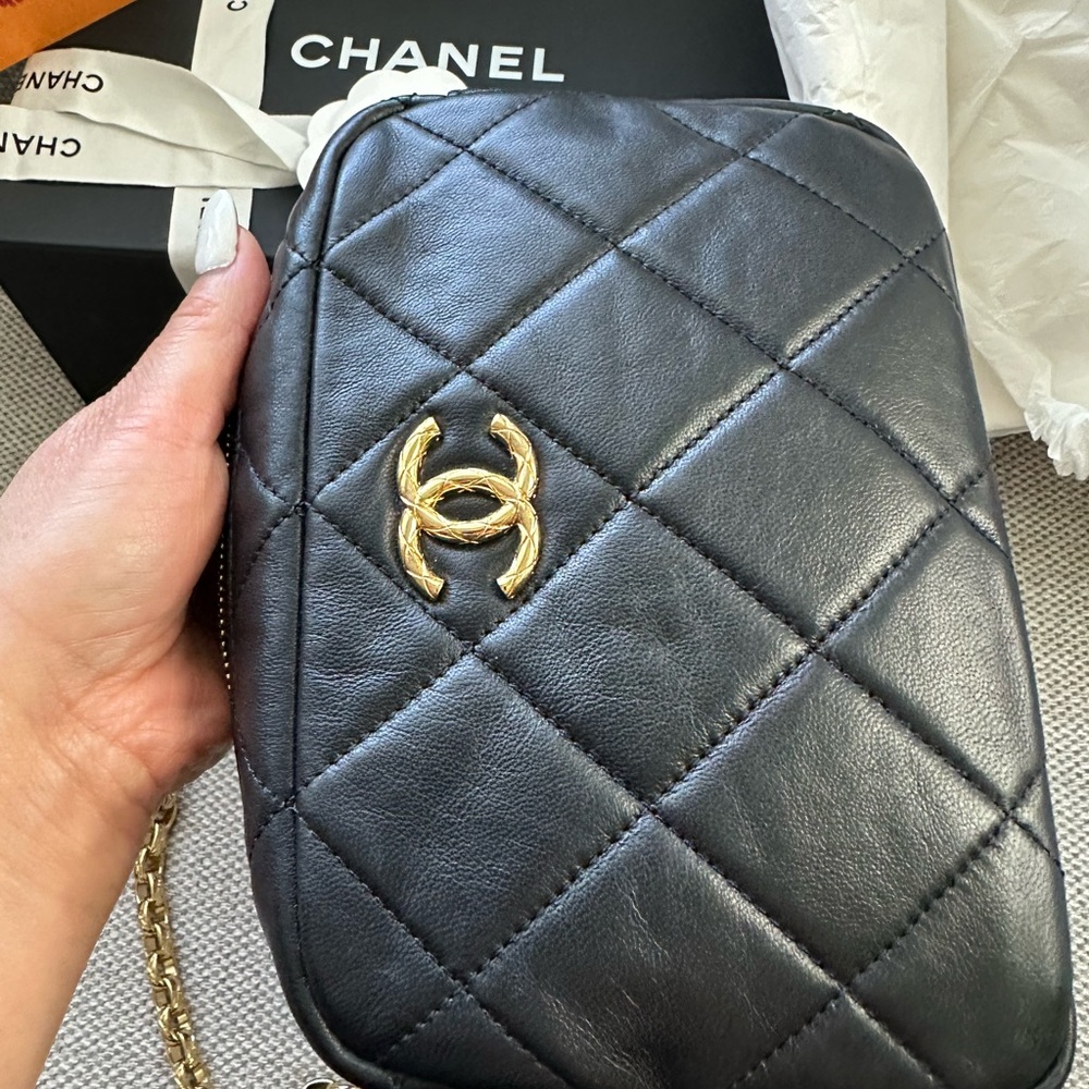 Chanel Camera Case - Picture 6 of 16